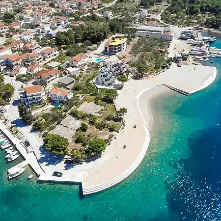 Aquanur-6 By Interhome 公寓